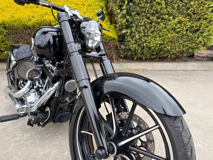 2016 HARLEY-DAVIDSON FXSB SOFTAIL BREAKOUT