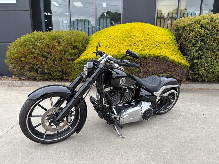 2016 HARLEY-DAVIDSON FXSB SOFTAIL BREAKOUT
