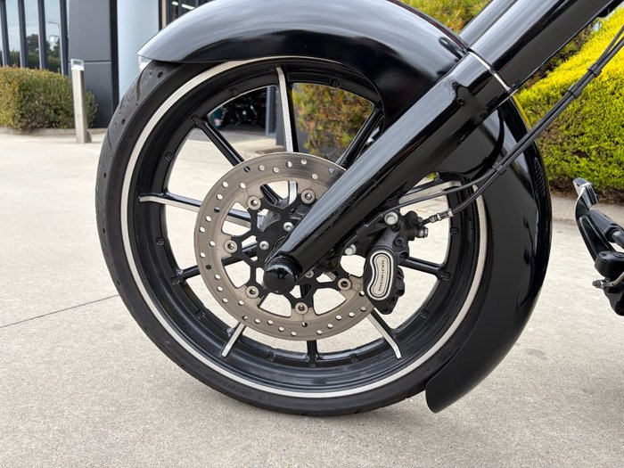 2016 HARLEY-DAVIDSON FXSB SOFTAIL BREAKOUT