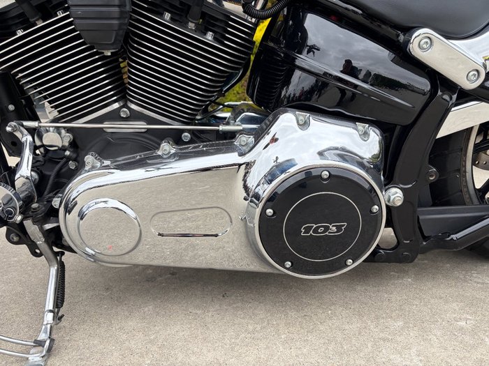 2016 HARLEY-DAVIDSON FXSB SOFTAIL BREAKOUT