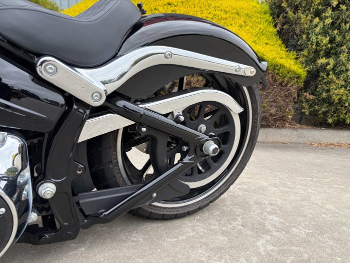 2016 HARLEY-DAVIDSON FXSB SOFTAIL BREAKOUT