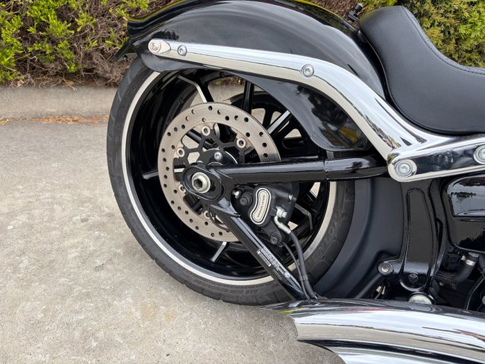 2016 HARLEY-DAVIDSON FXSB SOFTAIL BREAKOUT