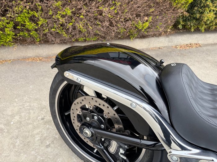 2016 HARLEY-DAVIDSON FXSB SOFTAIL BREAKOUT