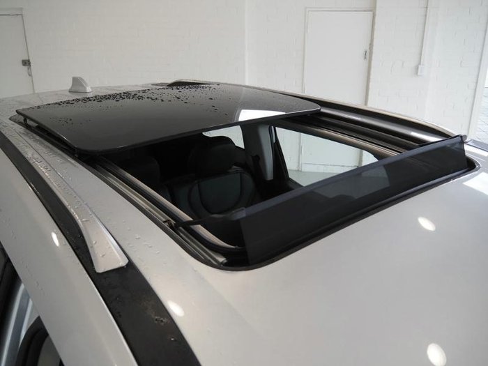 2025 Mahindra XUV700 AX7L