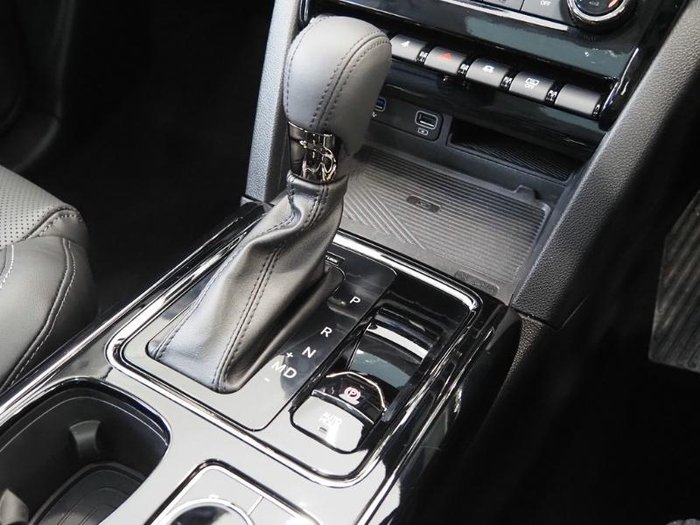 2025 Mahindra XUV700 AX7L