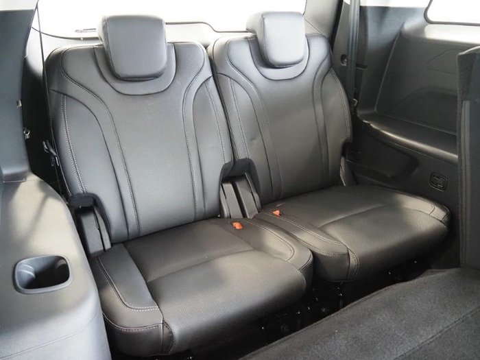 2025 Mahindra XUV700 AX7L