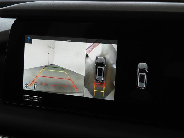 2025 Mahindra XUV700 AX7L