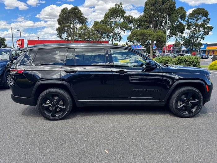 2022 Jeep Grand Cherokee Night Eagle