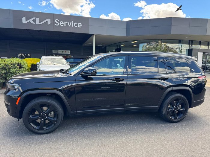 2022 Jeep Grand Cherokee Night Eagle