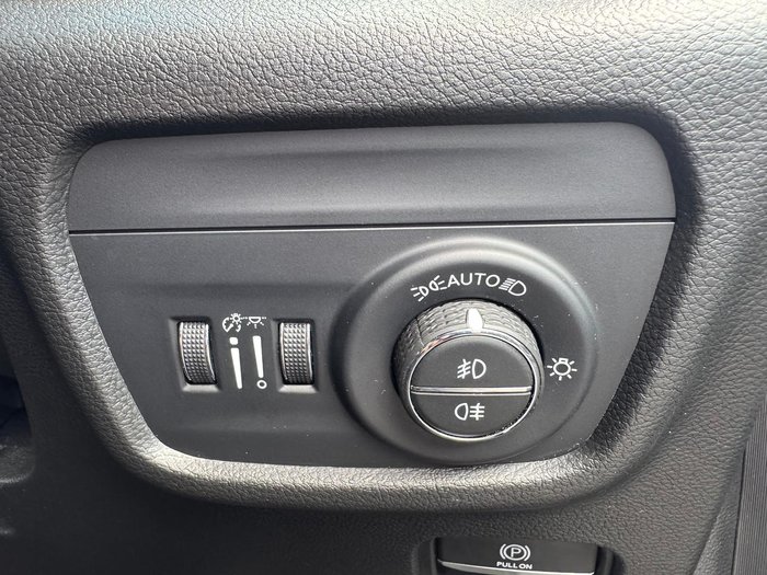 2022 Jeep Grand Cherokee Night Eagle