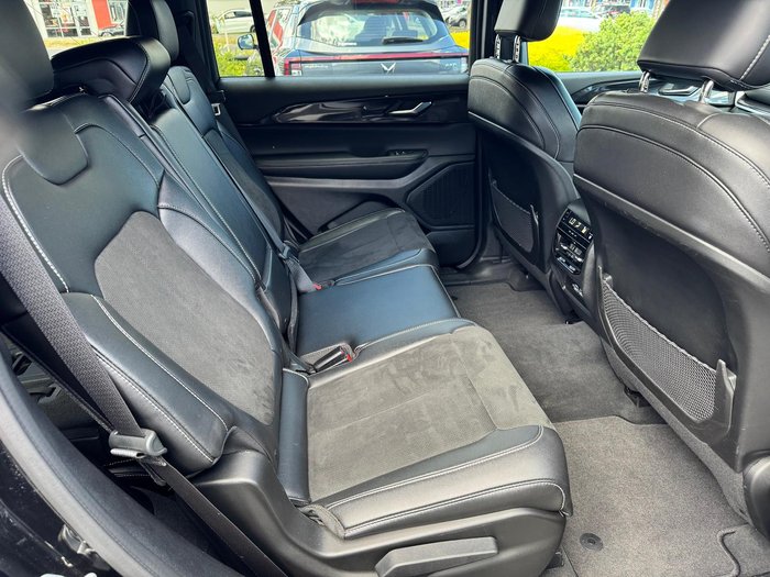 2022 Jeep Grand Cherokee Night Eagle