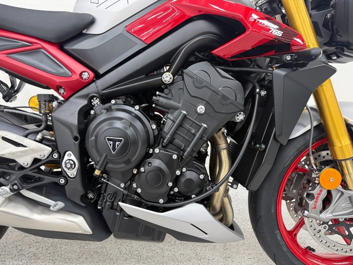 2026 Triumph 2026 Triumph 765CC STREET TRIPLE RX Road