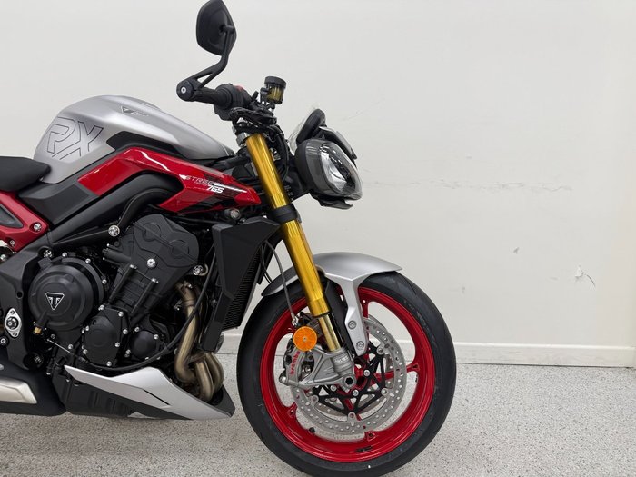 2026 Triumph 2026 Triumph 765CC STREET TRIPLE RX Road