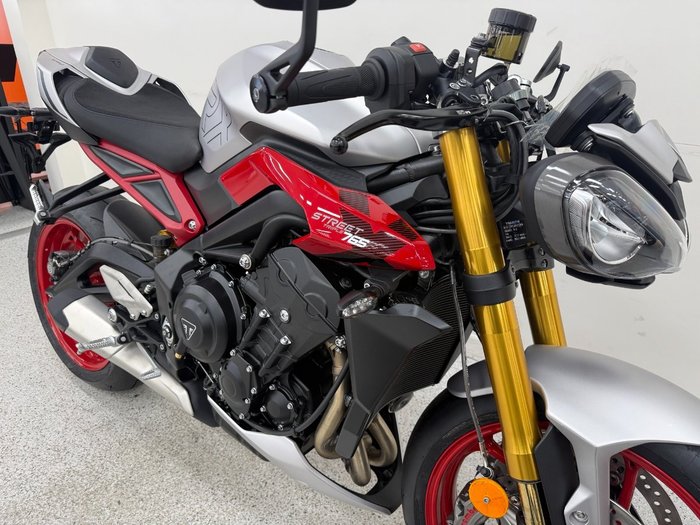 2026 Triumph 2026 Triumph 765CC STREET TRIPLE RX Road