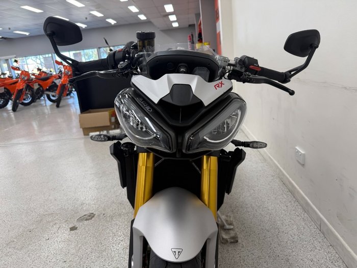 2026 Triumph 2026 Triumph 765CC STREET TRIPLE RX Road