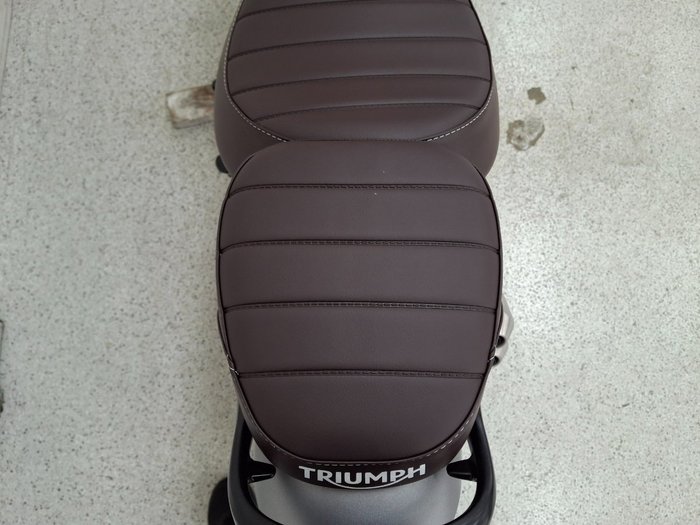 2026 Triumph 2026 Triumph 400CC SCRAMBLER 400 X Road MATT BAJA ORANGE