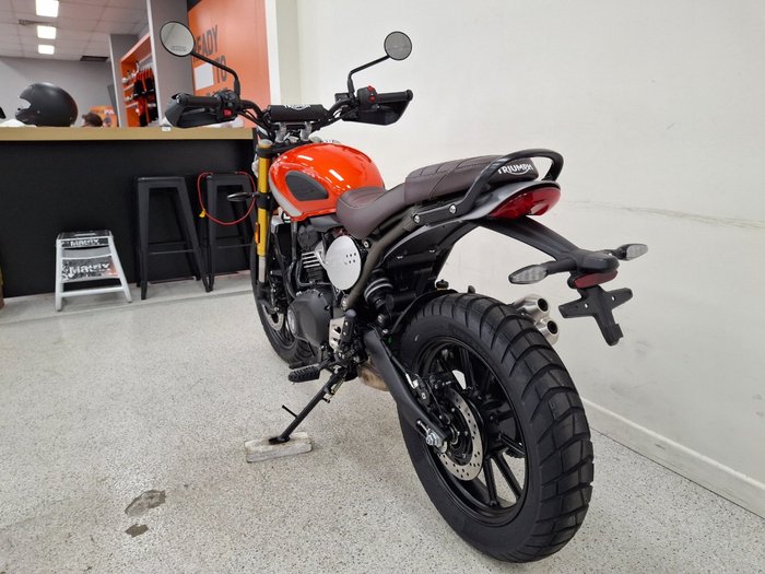2026 Triumph 2026 Triumph 400CC SCRAMBLER 400 X Road MATT BAJA ORANGE