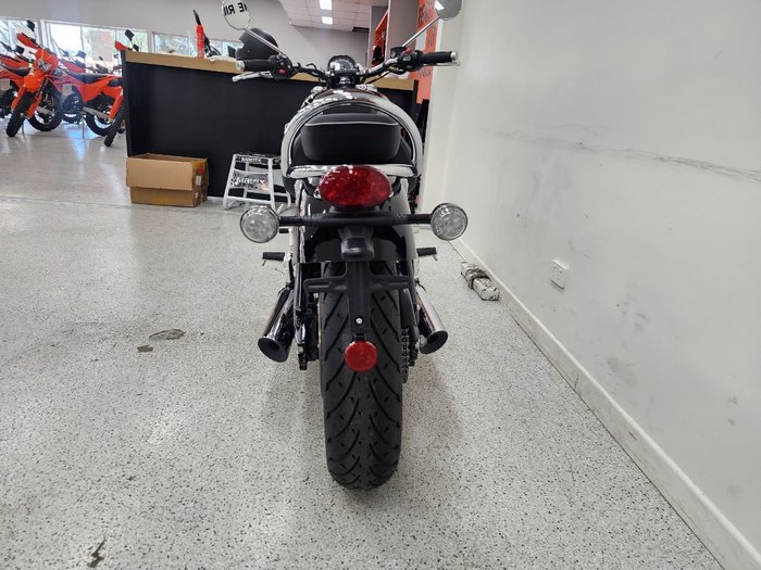 2026 Triumph BONNEVILLE SPEEDMASTER BLACK/WHIT