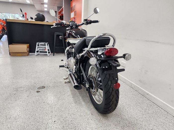 2026 Triumph BONNEVILLE SPEEDMASTER BLACK/WHIT