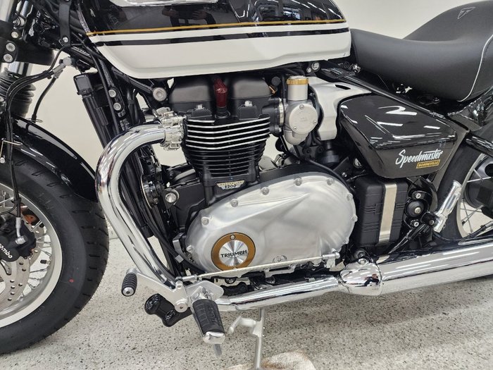 2026 Triumph BONNEVILLE SPEEDMASTER BLACK/WHIT