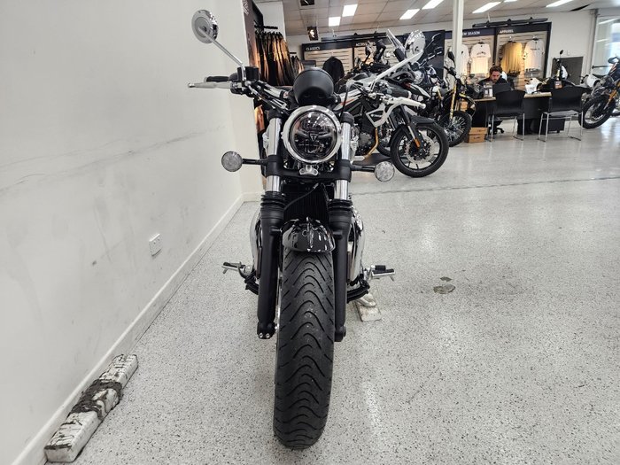 2026 Triumph BONNEVILLE SPEEDMASTER BLACK/WHIT