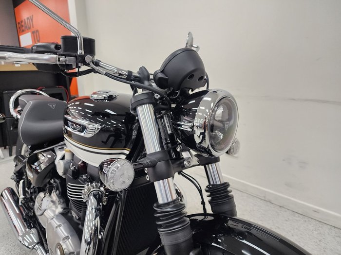 2026 Triumph BONNEVILLE SPEEDMASTER BLACK/WHIT