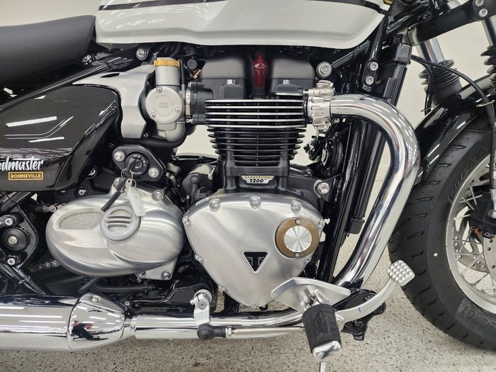 2026 Triumph BONNEVILLE SPEEDMASTER BLACK/WHIT