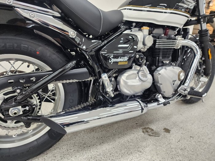 2026 Triumph BONNEVILLE SPEEDMASTER BLACK/WHIT