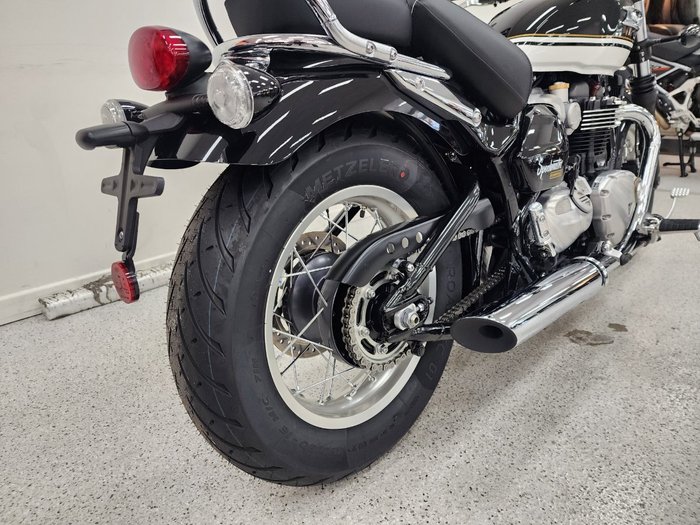 2026 Triumph BONNEVILLE SPEEDMASTER BLACK/WHIT