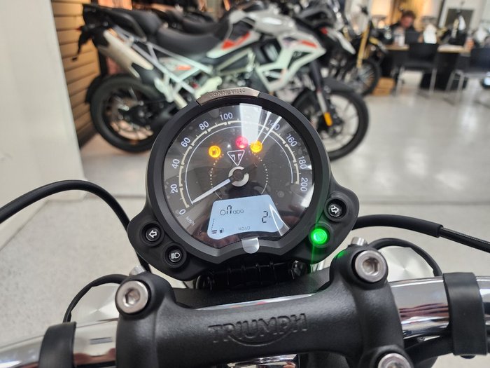 2026 Triumph BONNEVILLE SPEEDMASTER BLACK/WHIT