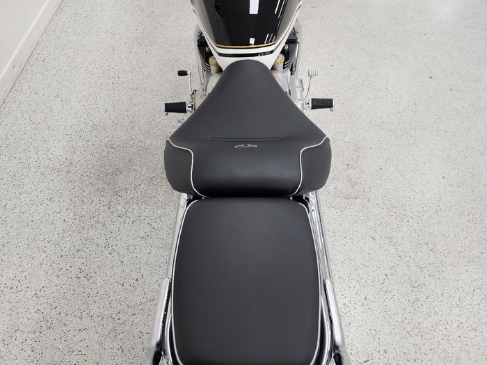 2026 Triumph BONNEVILLE SPEEDMASTER BLACK/WHIT