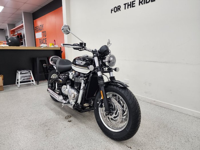 2026 Triumph BONNEVILLE SPEEDMASTER BLACK/WHIT