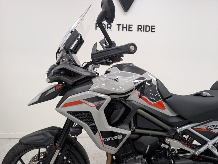 2026 Triumph TIGER 1200 GT PRO ALPINE SNOWDONIA WHITE