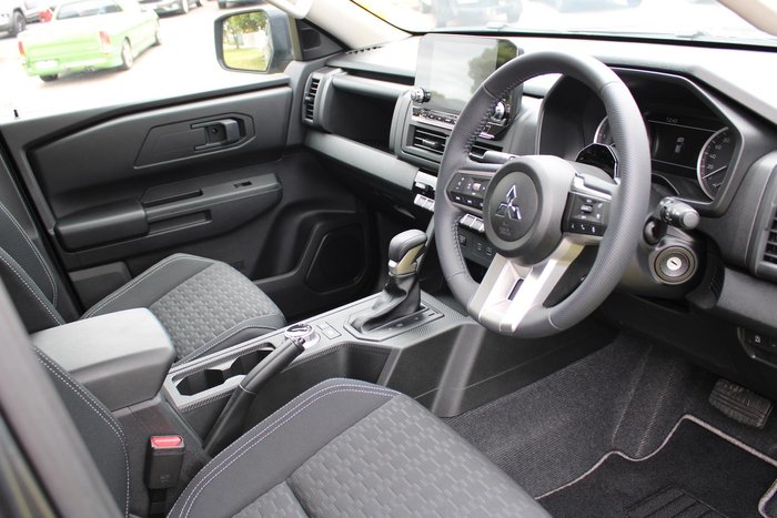 2025 Mitsubishi Triton GLX-R