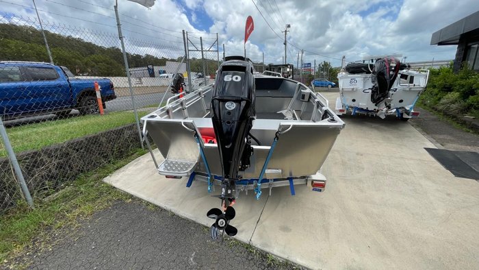 2026 QUINTREX 440 Busta