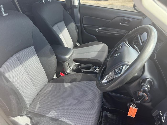 2021 Mitsubishi Triton GLX