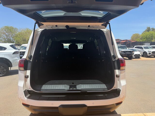 2024 Toyota LANDCRUISER LC300 3.3L V6 DSL GXL 7 Seats 5E55200 001 Glacier White