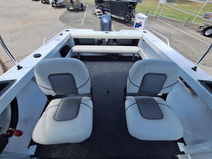 2025 QUINTREX 481 Fishabout