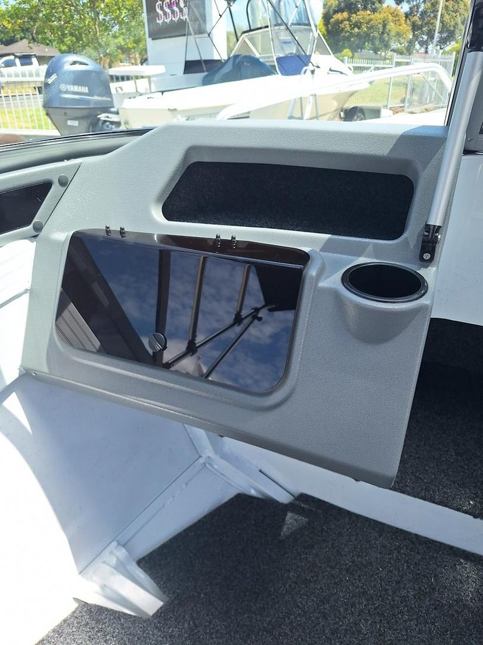 2025 QUINTREX 481 Fishabout