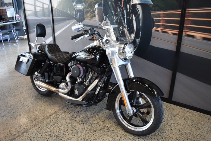 2014 Harley-davidson FLD SWITCHBACK Black