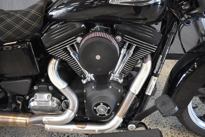 2014 Harley-davidson FLD SWITCHBACK Black