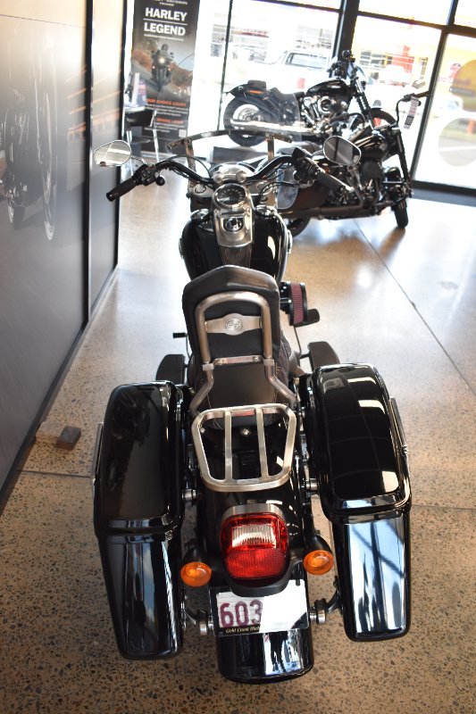 2014 Harley-davidson FLD SWITCHBACK Black