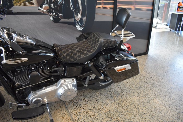 2014 Harley-davidson FLD SWITCHBACK Black
