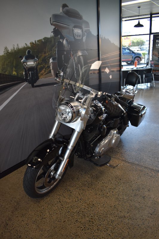 2014 Harley-davidson FLD SWITCHBACK Black