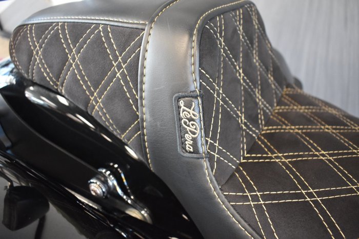 2014 Harley-davidson FLD SWITCHBACK Black