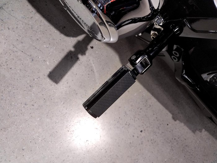 2025 Harley-Davidson Breakout 117 (FXBR) Softail Black