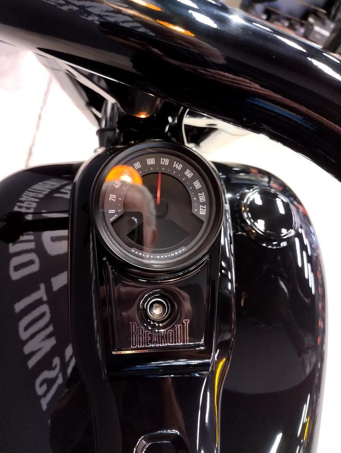 2025 Harley-Davidson Breakout 117 (FXBR) Softail Black