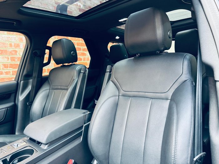 2019 Land Rover Discovery SD6 SE Series 5 MY20 4X4 Dual Range Black