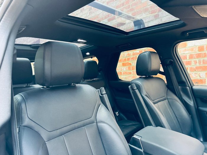 2019 Land Rover Discovery SD6 SE Series 5 MY20 4X4 Dual Range Black