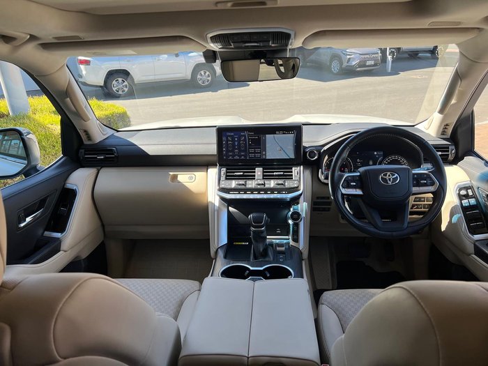 2022 Toyota Landcruiser Sahara ZX